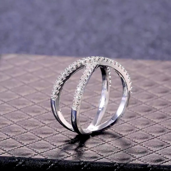 X shape ring - Picture 3 of 6